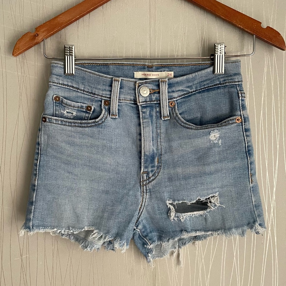 Levi’s High Rise Denim Shorts Size 24 Distressed Light Wash Raw Hem Cutoff Short
